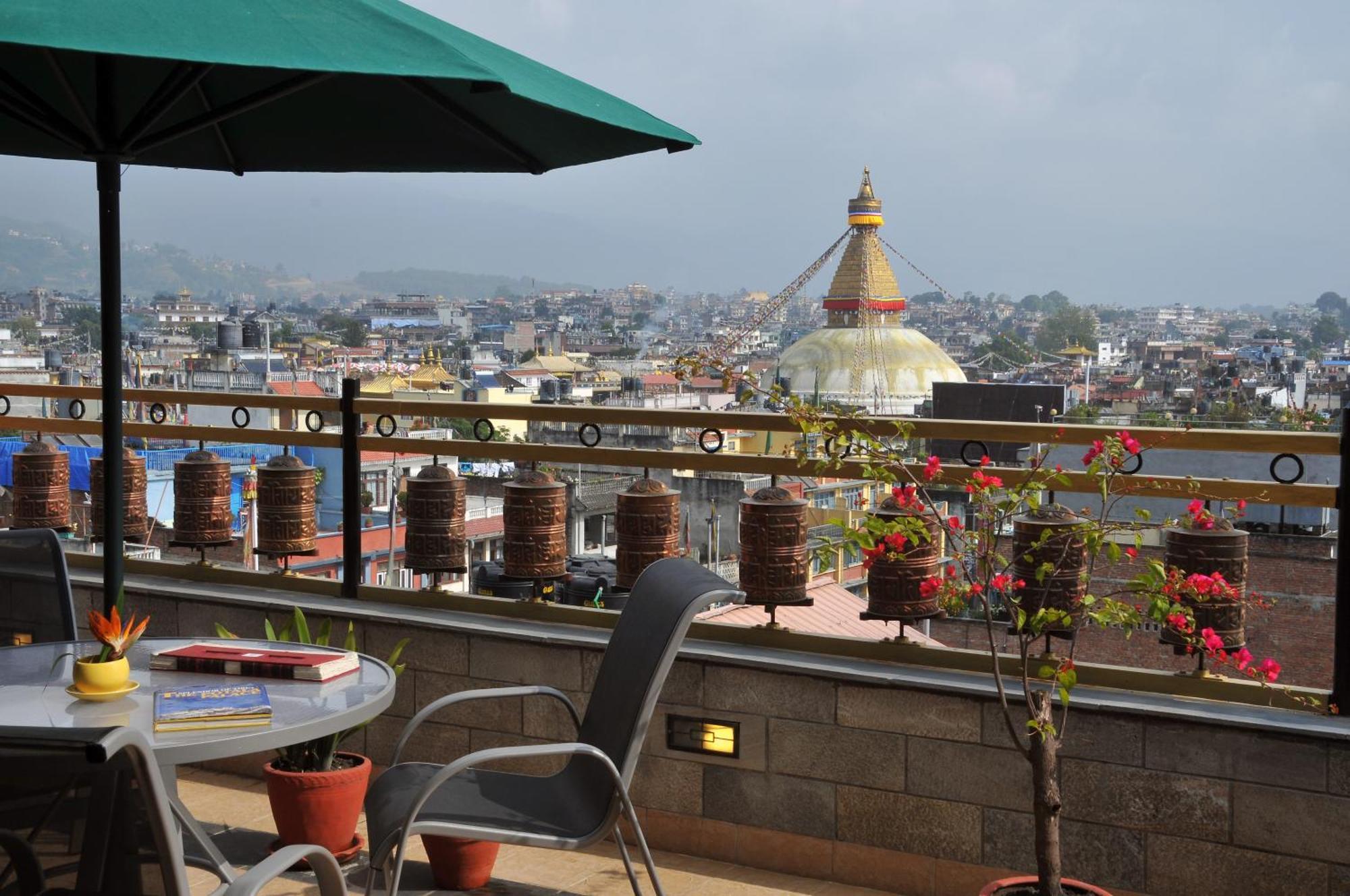 Hotel Tibet International Kathmandu Buitenkant foto