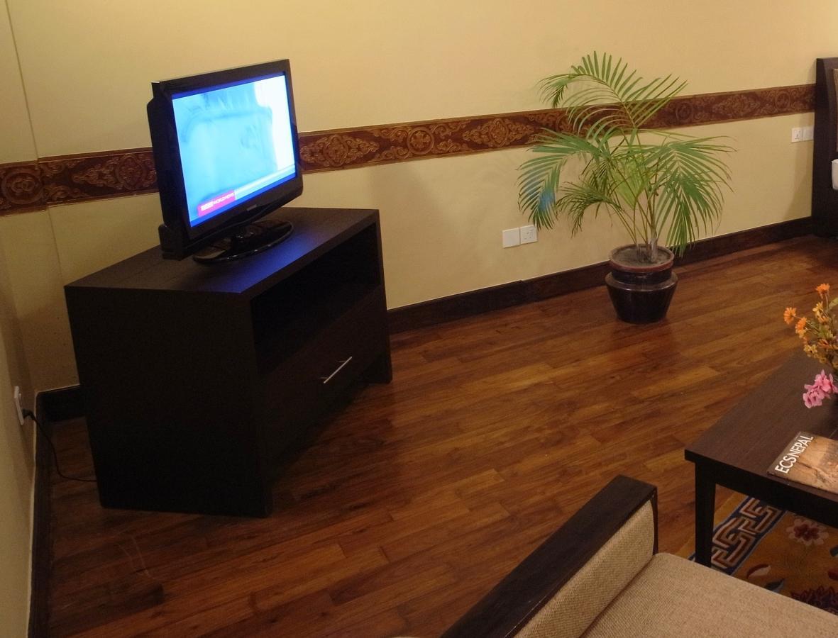 Hotel Tibet International Kathmandu Buitenkant foto