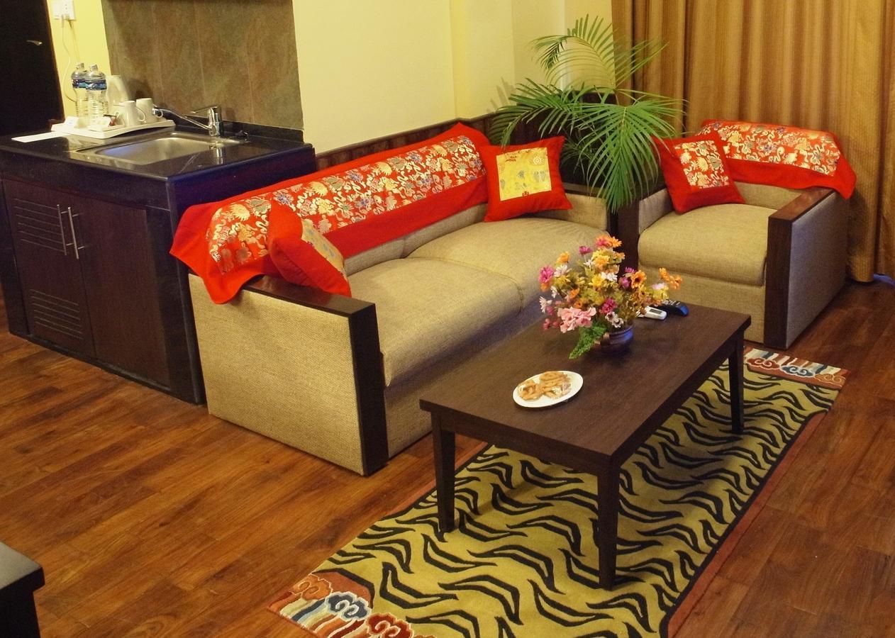 Hotel Tibet International Kathmandu Buitenkant foto