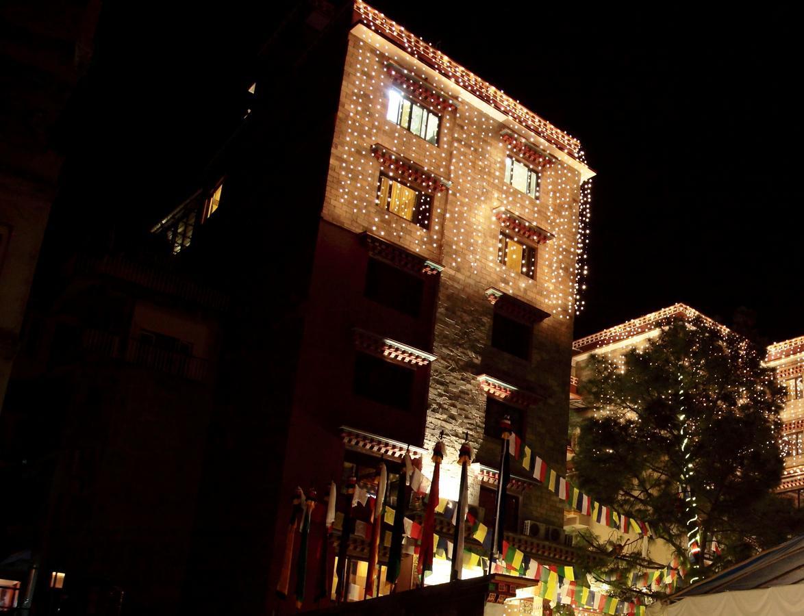 Hotel Tibet International Kathmandu Buitenkant foto