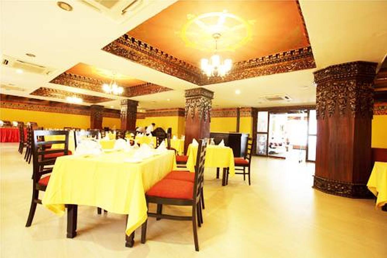 Hotel Tibet International Kathmandu Buitenkant foto