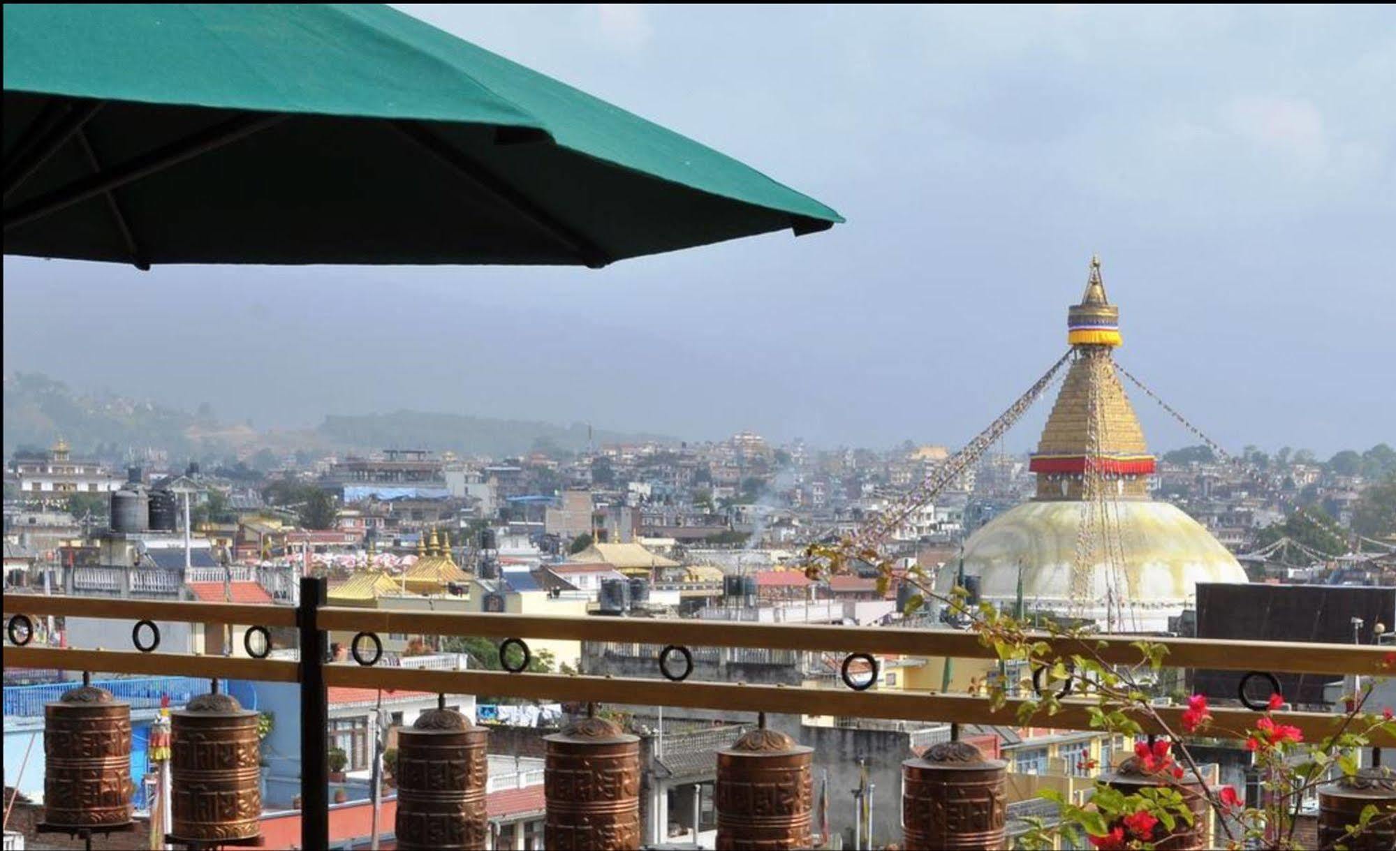 Hotel Tibet International Kathmandu Buitenkant foto