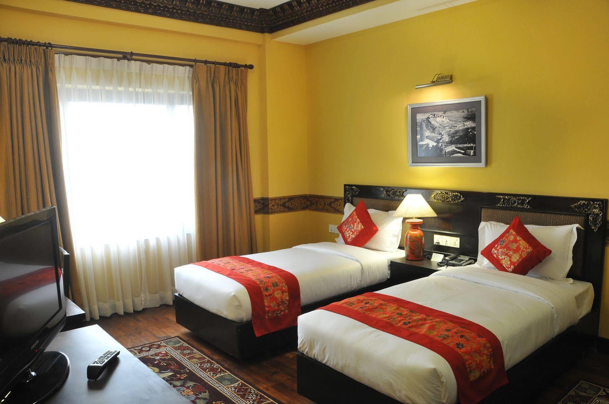 Hotel Tibet International Kathmandu Kamer foto