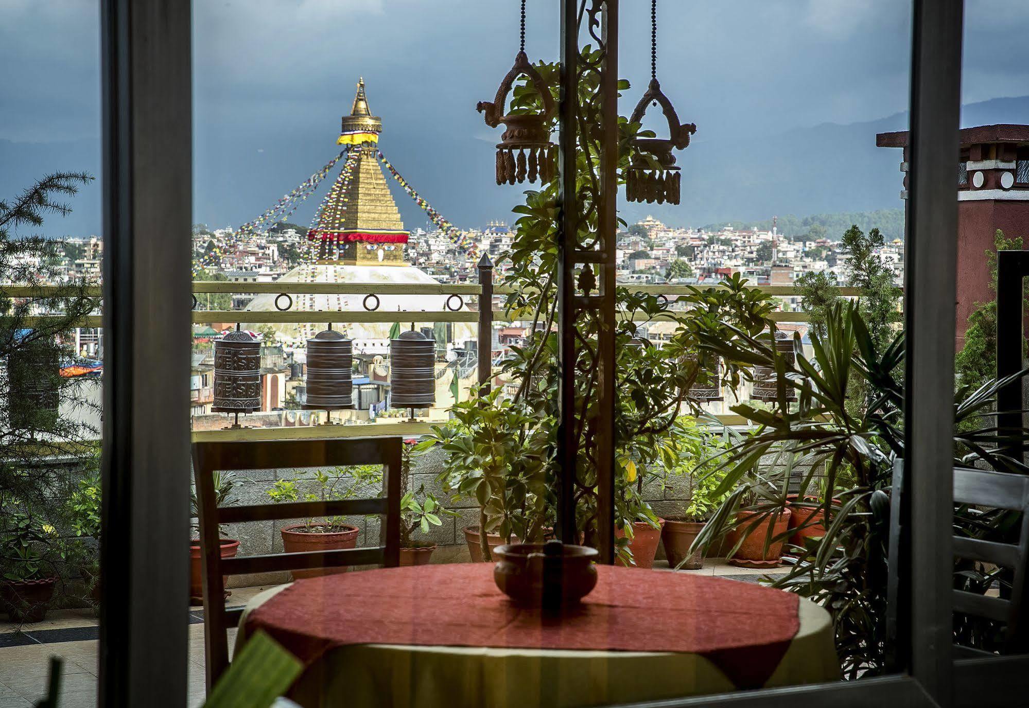 Hotel Tibet International Kathmandu Buitenkant foto