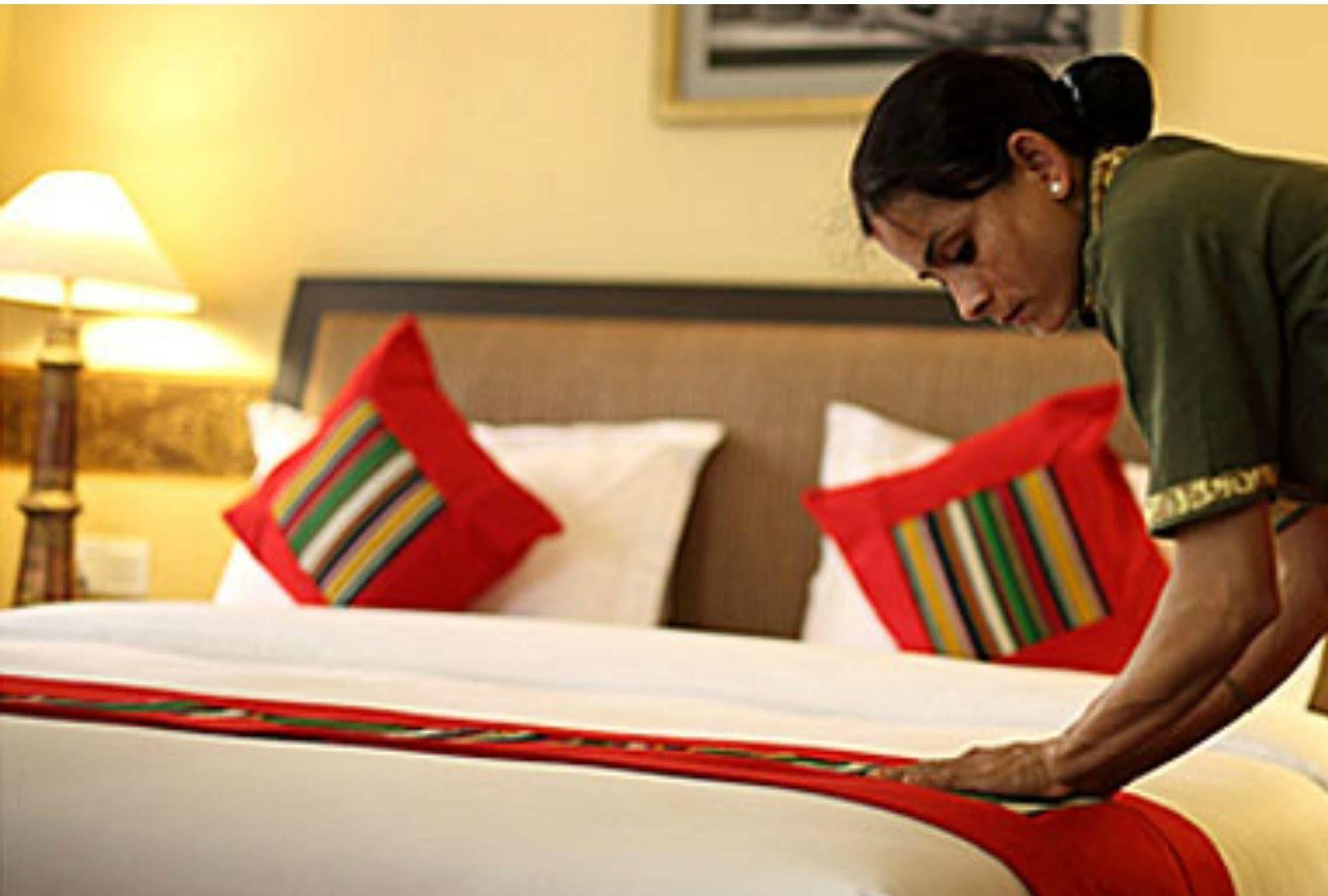 Hotel Tibet International Kathmandu Buitenkant foto