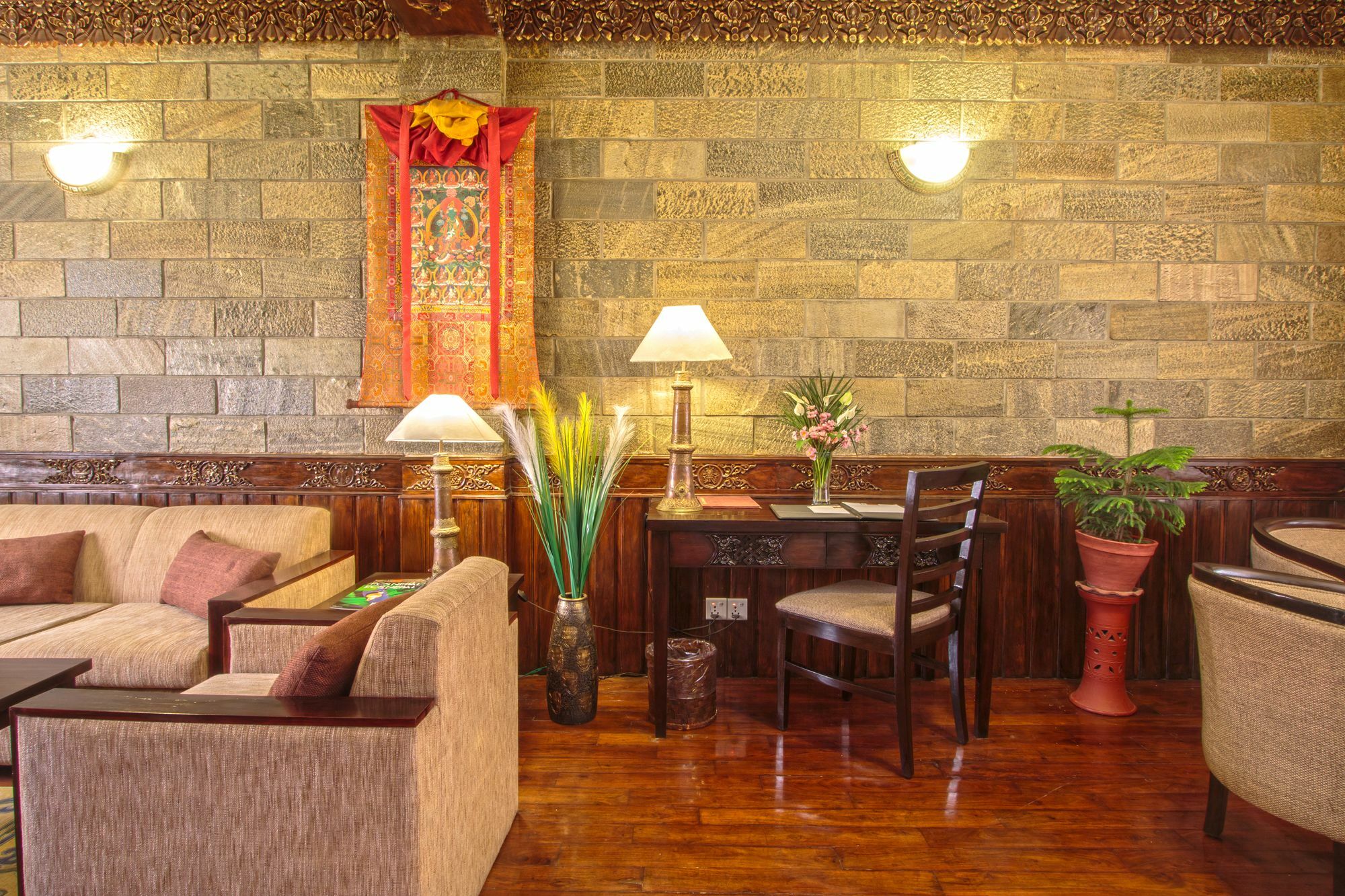 Hotel Tibet International Kathmandu Buitenkant foto