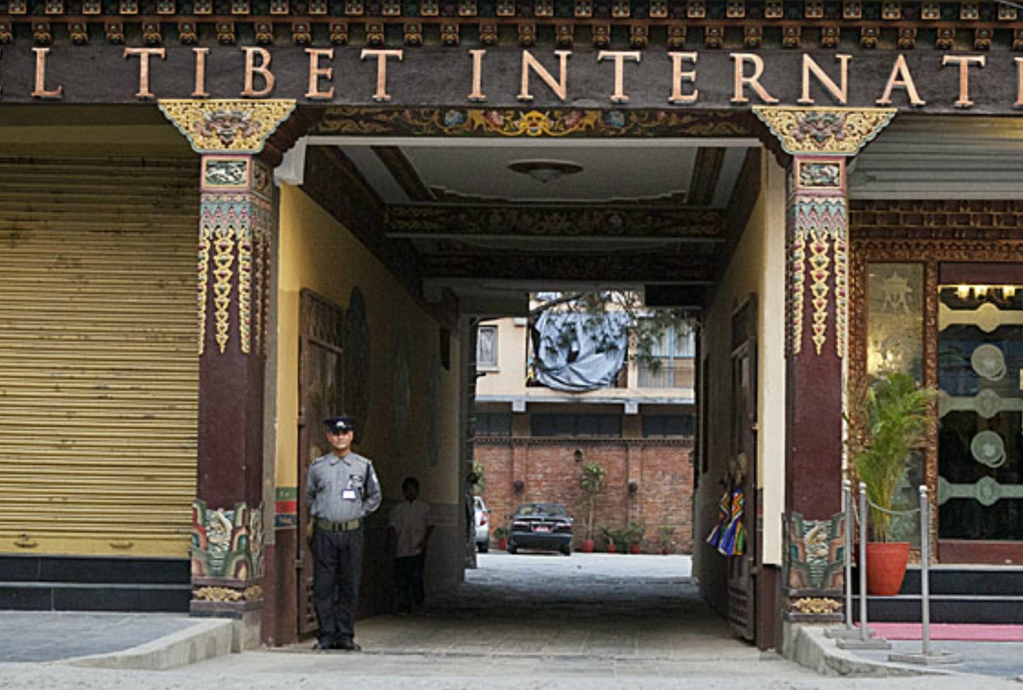 Hotel Tibet International Kathmandu Buitenkant foto